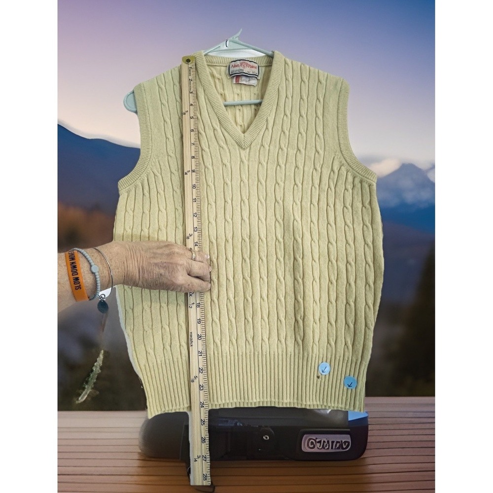 READ Alan Paine Sweater Vest Mens XL White Cable Knit Lambswool England